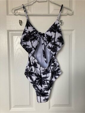 Black & White Palm Print One-Piece Swimsuit